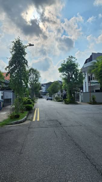 serangoon garden estate, Berwick Drive, Tavistock Ave, 3 Bedrooms, 3,000 sqft, Semi-Detached House For Sale, by Lindy Wong, 500189428 - Exterior - PropertyGuru.com.sg