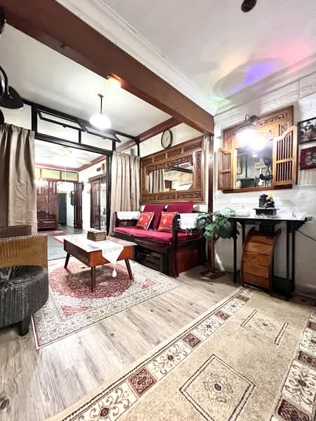 218 Ang Mo Kio Avenue 1, 218 Ang Mo Kio Avenue 1, 2 Bedrooms, 883 sqft, HDB Flat For Sale, by Ivan Ng, 500189435 - Living Room - PropertyGuru.com.sg