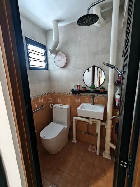 26 Teck Whye Lane, 26 Teck Whye Lane, 2 Bedrooms, 796 sqft, HDB Flat For Sale, by Mohamed Haidir Ismail, 500189439 - Bathroom - PropertyGuru.com.sg