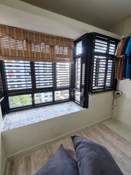 26 Teck Whye Lane, 26 Teck Whye Lane, 2 Bedrooms, 796 sqft, HDB Flat For Sale, by Mohamed Haidir Ismail, 500189439 - Balcony - PropertyGuru.com.sg