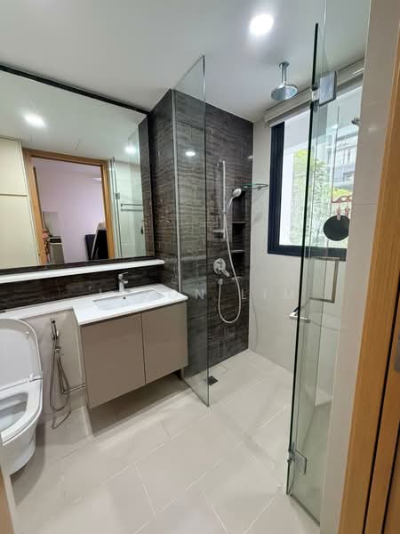 Bartley Ridge, 34 Mount Vernon Road, 2 Bedrooms, 721 sqft, Condominium For Sale, by Jason Lim, 500189440 - Bathroom - PropertyGuru.com.sg