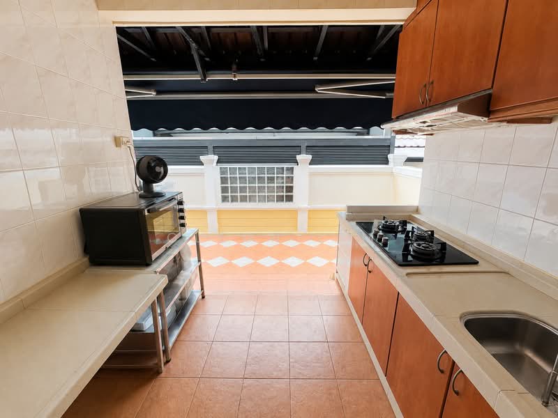 Villa Verde, Verde Crescent, 5 Bedrooms, 3,000 sqft, Terraced House For Sale, by Cleon Lim, 500189448 - Kitchen - PropertyGuru.com.sg