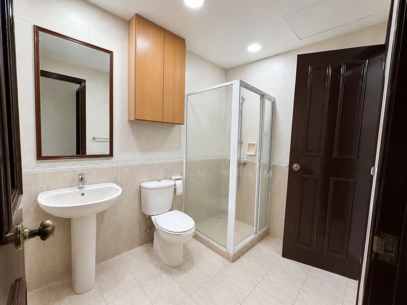 Villa Verde, Verde Crescent, 5 Bedrooms, 3,000 sqft, Terraced House For Sale, by Cleon Lim, 500189448 - Bathroom - PropertyGuru.com.sg