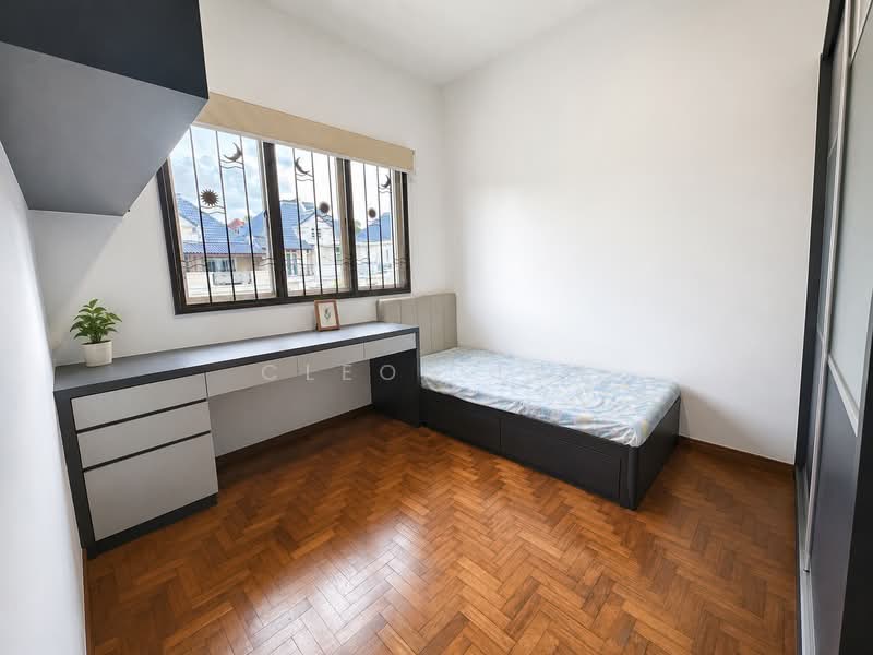 Villa Verde, Verde Crescent, 5 Bedrooms, 3,000 sqft, Terraced House For Sale, by Cleon Lim, 500189448 - Bedroom - PropertyGuru.com.sg