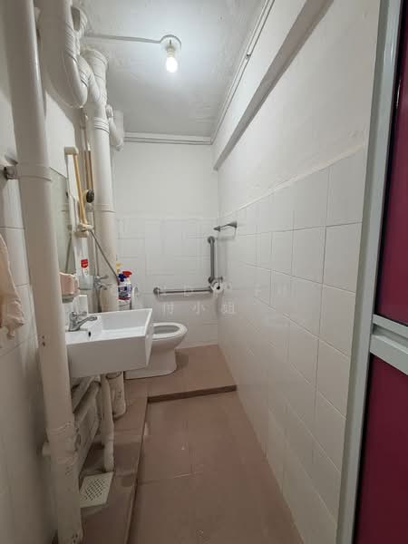 51 Circuit Road, 51 Circuit Road, 1 Bedroom, 452 sqft, HDB Flat For Sale, by Cindy Fu 付小姐, 500189454 - Bathroom - PropertyGuru.com.sg