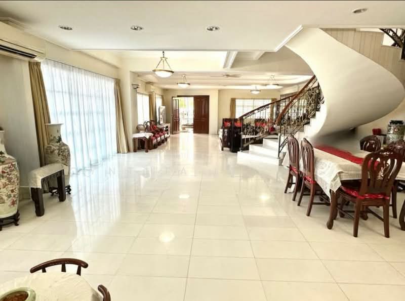 Muglinston Road Semi Detached, , 5 Bedrooms, 5,500 sqft, Semi-Detached House For Sale, by Cynthia Lee H C, 500189460 - Living Room - PropertyGuru.com.sg