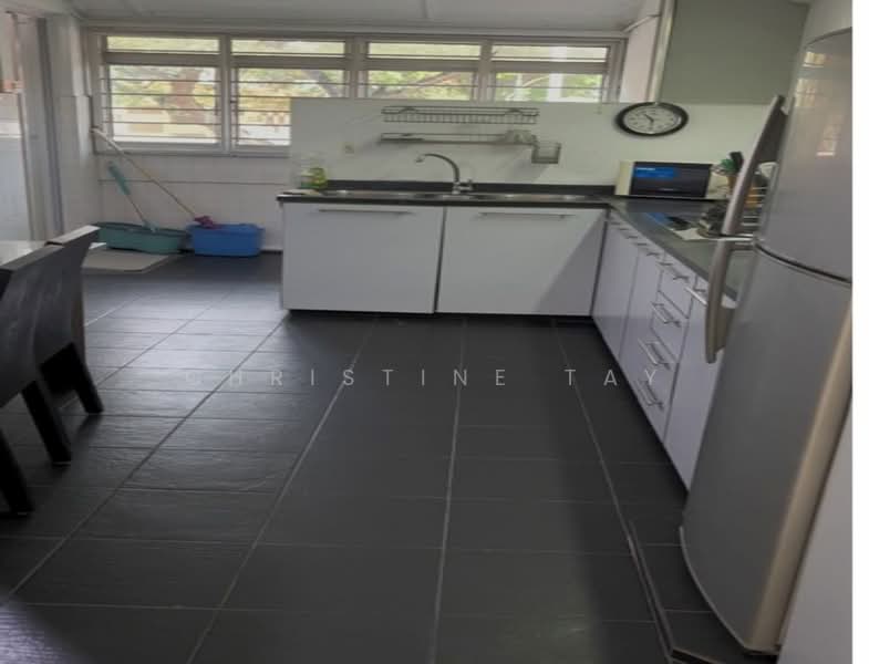 725 Clementi West Street 2, 725 Clementi West Street 2, 2 Bedrooms, 732 sqft, HDB Flat For Sale, by Christine Tay, 500189463 - Kitchen - PropertyGuru.com.sg