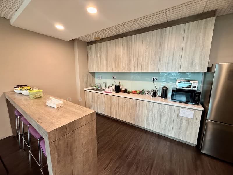 Bugis Junction Towers, 230 Victoria Street, 3,713 sqft, Office For Rent, by Joanna Zhou, 500189498 - Kitchen - CommercialGuru.com.sg