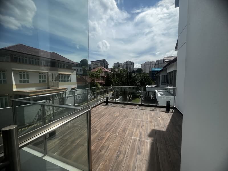 Reno 3.5 Storey Detached @ Stirling Road, Shepherds Drive, Merino Crescent, Queenstown MRT, Stirling Road, Shepherds Drive, Merino Crescent, Queenstown MRT, 10+ Bedrooms, 9,000 sqft, Detached House For Sale, by Audrey Wong, 500189504 - Balcony - PropertyGuru.com.sg