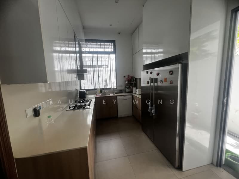 Reno 3.5 Storey Detached @ Stirling Road, Shepherds Drive, Merino Crescent, Queenstown MRT, Stirling Road, Shepherds Drive, Merino Crescent, Queenstown MRT, 10+ Bedrooms, 9,000 sqft, Detached House For Sale, by Audrey Wong, 500189504 - Kitchen - PropertyGuru.com.sg