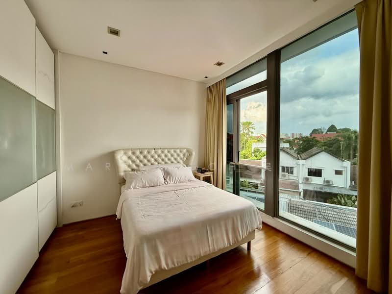 Move-in Ready ‼️ FH Detached near Lorong Chuan MRT 🔥 mins to NEX & Schools, Braddell Heights Estate, 7 Bedrooms, 6,000 sqft, Detached House For Sale, by Martin Goh 吴伟楠, 500189508 - Bedroom - PropertyGuru.com.sg