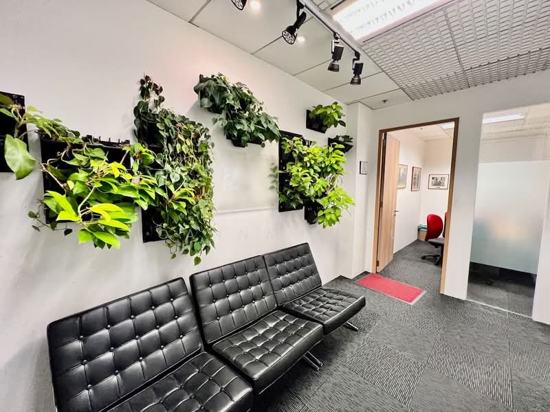 Bugis Junction Towers, 230 Victoria Street, 1,280 sqft, Office For Rent, by Joanna Zhou, 500189510 - CommercialGuru.com.sg
