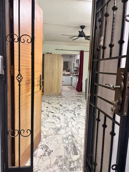 541 Ang Mo Kio Avenue 10, 541 Ang Mo Kio Avenue 10, 2 Bedrooms, 732 sqft, HDB Flat For Sale, by Rose Latha, 500189522 - Kitchen - PropertyGuru.com.sg
