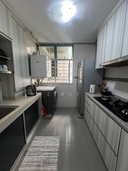484 Segar Road, 484 Segar Road, 3 Bedrooms, 1,184 sqft, HDB Flat For Sale, by Roz Rufai, 500189556 - Kitchen - PropertyGuru.com.sg