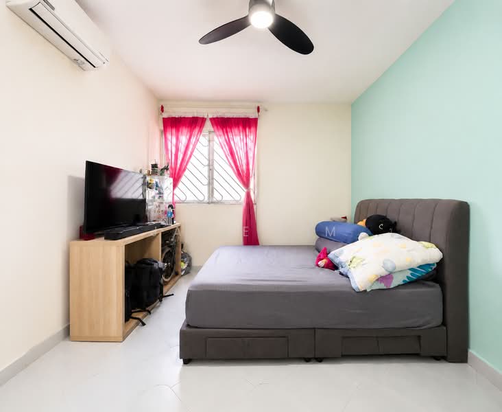 648 Hougang Avenue 8, 648 Hougang Avenue 8, 3 Bedrooms, 904 sqft, HDB Flat For Sale, by Jamie Sim, 500189568 - Bedroom - PropertyGuru.com.sg