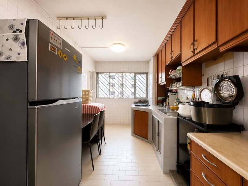 648 Hougang Avenue 8, 648 Hougang Avenue 8, 3 Bedrooms, 904 sqft, HDB Flat For Sale, by Jamie Sim, 500189568 - Kitchen - PropertyGuru.com.sg