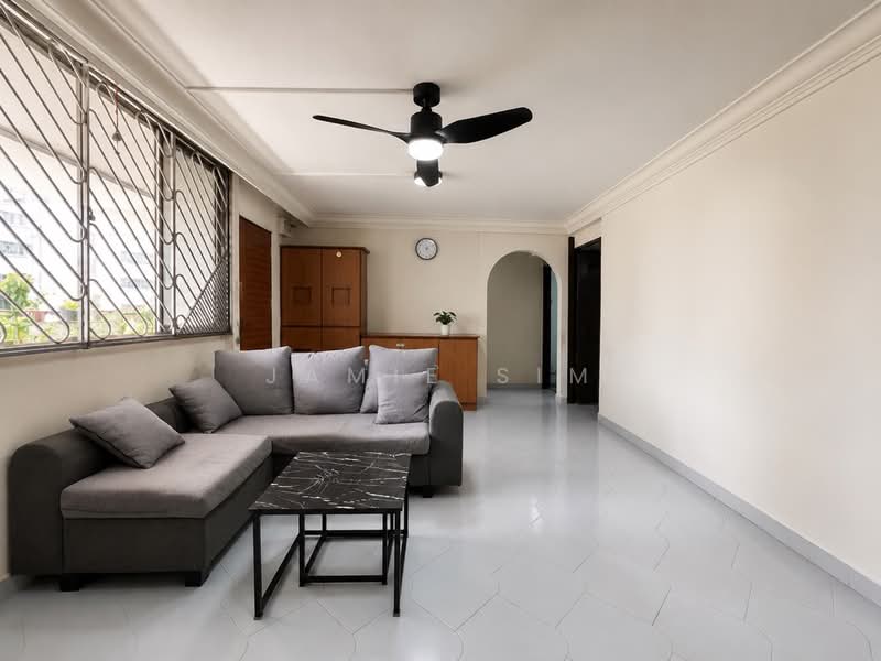 648 Hougang Avenue 8, 648 Hougang Avenue 8, 3 Bedrooms, 904 sqft, HDB Flat For Sale, by Jamie Sim, 500189568 - Living Room - PropertyGuru.com.sg