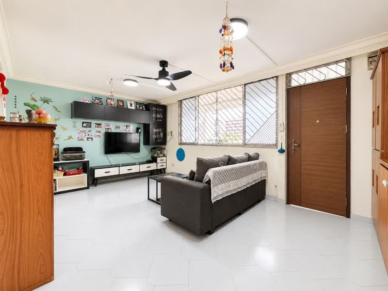 648 Hougang Avenue 8, 648 Hougang Avenue 8, 3 Bedrooms, 904 sqft, HDB Flat For Sale, by Jamie Sim, 500189568 - Living Room - PropertyGuru.com.sg
