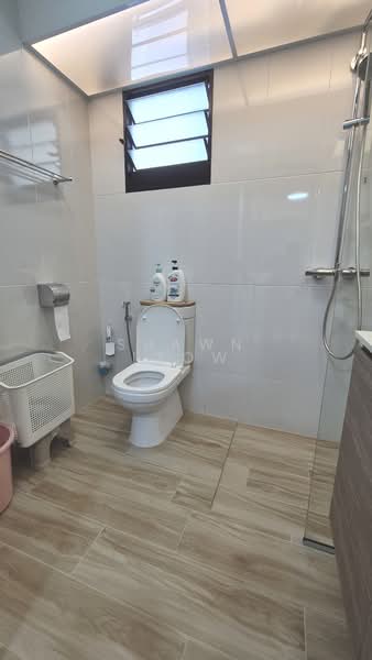 107A Bidadari Park Drive, 107A Bidadari Park Drive, 2 Bedrooms, 732 sqft, HDB Flat For Sale, by Shawn Leow, 500189571 - Bathroom - PropertyGuru.com.sg