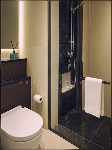 The Meyerise, 93 Meyer Road, 2 Bedrooms, 883 sqft, Condominium For Sale, by Ario Kusumo, 500189574 - Common Bathroom - PropertyGuru.com.sg