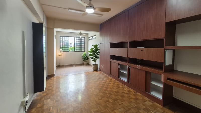 6 Lorong Lew Lian, 6 Lorong Lew Lian, 3 Bedrooms, 990 sqft, HDB Flat For Sale, by Stacey Ang, 500189576 - Bedroom 1 - PropertyGuru.com.sg