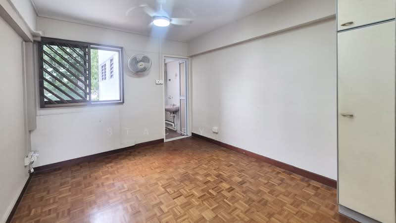 6 Lorong Lew Lian, 6 Lorong Lew Lian, 3 Bedrooms, 990 sqft, HDB Flat For Sale, by Stacey Ang, 500189576 - Master Bedroom wtih En-suite - PropertyGuru.com.sg