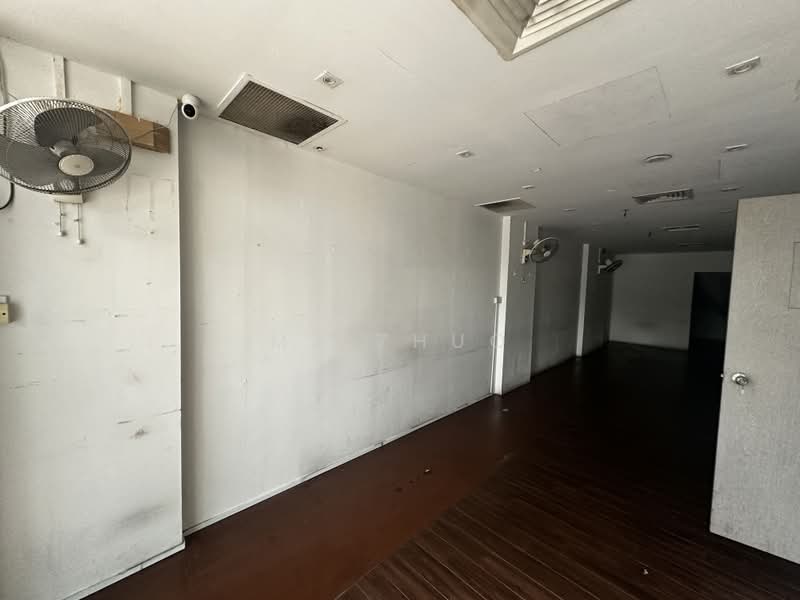 East Village, 430 Upper Changi Road, 969 sqft, Food & Beverage For Sale, by MJ Zhuo, 500189585 - Interior - CommercialGuru.com.sg