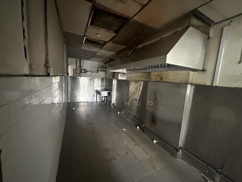 East Village, 430 Upper Changi Road, 969 sqft, Food & Beverage For Sale, by MJ Zhuo, 500189585 - Kitchen - CommercialGuru.com.sg