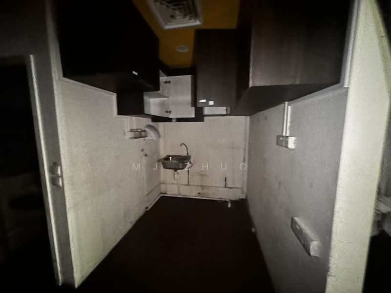 East Village, 430 Upper Changi Road, 969 sqft, Food & Beverage For Sale, by MJ Zhuo, 500189585 - Kitchen - CommercialGuru.com.sg