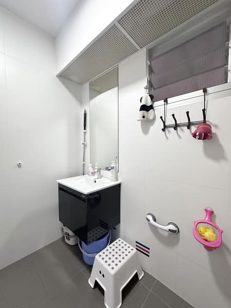 289B Compassvale Crescent, 289B Compassvale Crescent, Room Rental, 250 sqft, HDB Flat For Rent, by Jarel Tay, 500189594 - Bathroom - PropertyGuru.com.sg