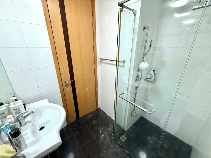 Visioncrest, 37 Oxley Rise, Room Rental, 100 sqft, Condominium For Rent, by Sean Ong, 500189601 - Bathroom - PropertyGuru.com.sg