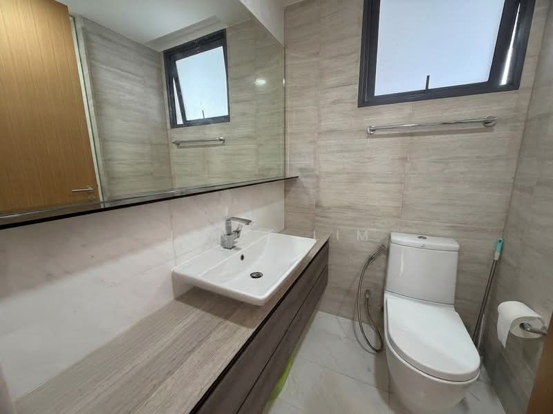 Waterfront Isle, 736 Bedok Reservoir Road, 2 Bedrooms, 904 sqft, Condominium For Rent, by Janet Lim, 500189622 - Bathroom - PropertyGuru.com.sg