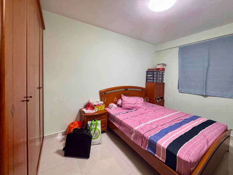 9 Lorong 7 Toa Payoh, 9 Lorong 7 Toa Payoh, 2 Bedrooms, 710 sqft, HDB Flat For Sale, by Pei Xuan Goh, 500189630 - Bedroom - PropertyGuru.com.sg