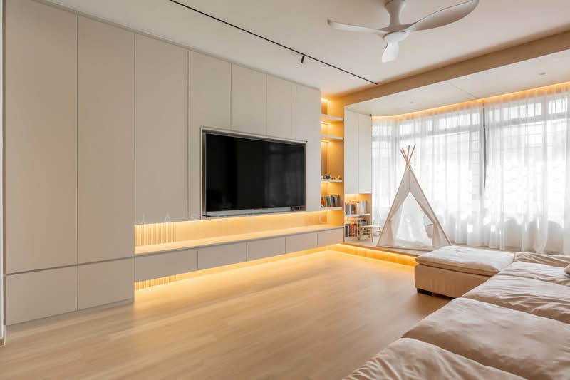 The Blossomvale, 900 Dunearn Road, 3 Bedrooms, 1,399 sqft, Condominium For Sale, by Jason Toong, 500189644 - Living Room - PropertyGuru.com.sg