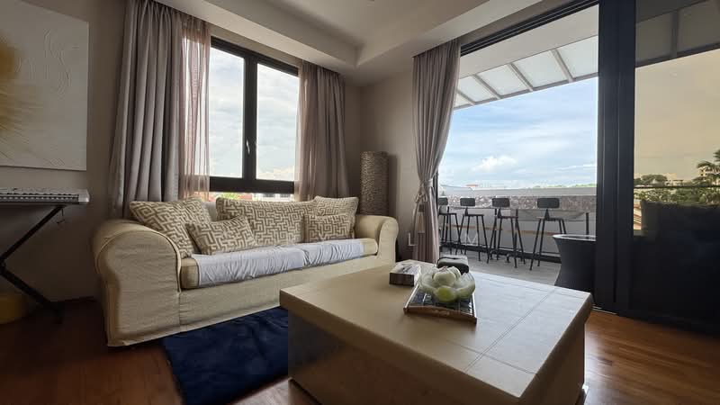 ⭐️⭐️LANDED7772@ Almost Brand New Semi D! Can Park 4 Cars!, , 7 Bedrooms, 5,600 sqft, Semi-Detached House For Sale, by Geryl Lim, 500189647 - Living Room - PropertyGuru.com.sg