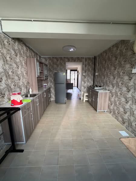 166 Stirling Road, 166 Stirling Road, 2 Bedrooms, 656 sqft, HDB Flat For Rent, by Ria Beevi, 500189649 - Kitchen - PropertyGuru.com.sg