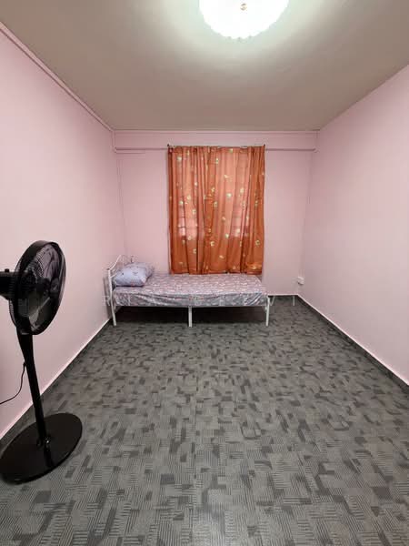 166 Stirling Road, 166 Stirling Road, 2 Bedrooms, 656 sqft, HDB Flat For Rent, by Ria Beevi, 500189649 - Bedroom - PropertyGuru.com.sg
