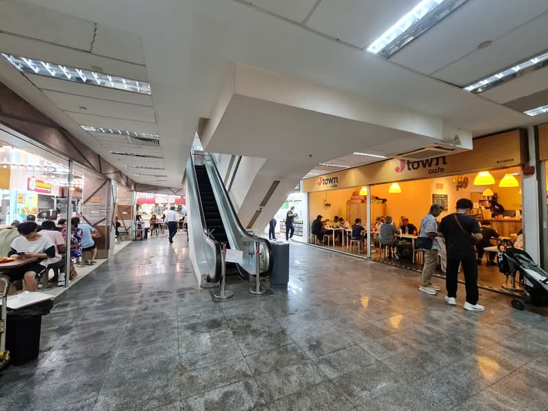 Midpoint Orchard, 220 Orchard Road, 226 sqft, Mall Shop For Sale, by Lock Sau Lai, 500189677 - Exterior - CommercialGuru.com.sg