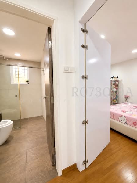The Clementvale, Mas Kuning Terrace, 5 Bedrooms, 2,923 sqft, Terraced House For Sale, by Serene Wong, 500189678 - Bathroom - PropertyGuru.com.sg