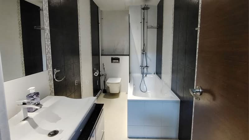 Botanic Gardens Mansion, 18 Taman Serasi, Room Rental, 150 sqft, Apartment For Rent, by Erica Yap, 500189683 - Bathroom - PropertyGuru.com.sg