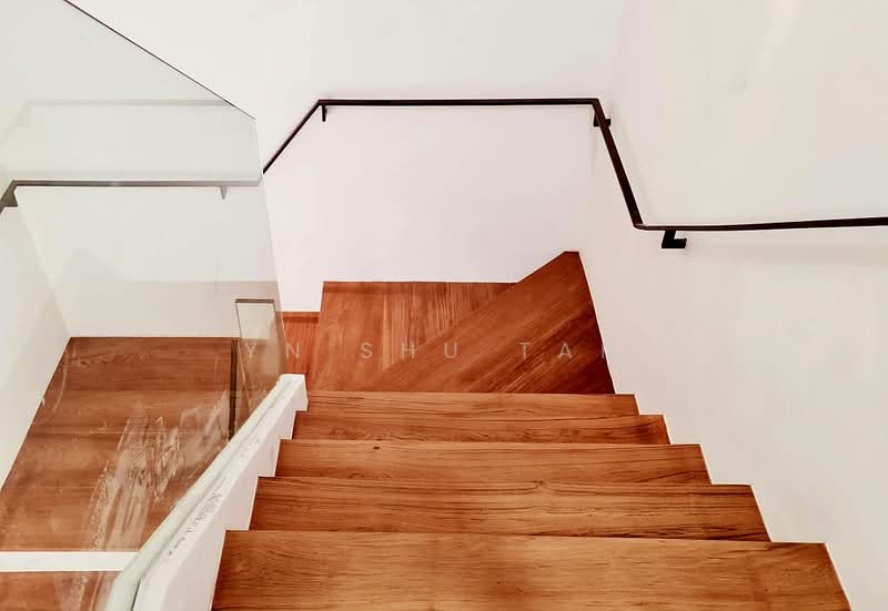 Beautifully Designed Studio with Attached Bathroom & Kitchenette near Kembangan MRT, Changi Road, Studio, 400 sqft, Shophouse For Rent, by Yn Shu Tan, 500189690 - PropertyGuru.com.sg