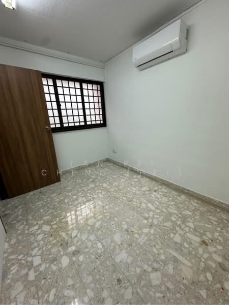 305 Jurong East Street 32, 305 Jurong East Street 32, 1 Bedroom, , HDB Flat For Rent, by Tan Pei Cheng (Pei), 500189699 - PropertyGuru.com.sg