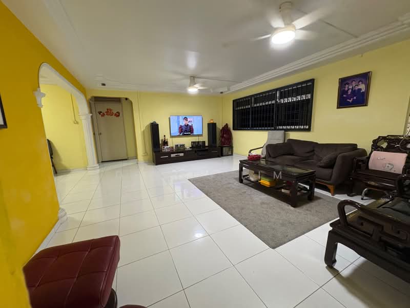 850 Woodlands Street 82, 850 Woodlands Street 82, 5 Bedrooms, 1,894 sqft, HDB Flat For Sale, by Dennis Lim, 500189701 - Living Room - PropertyGuru.com.sg