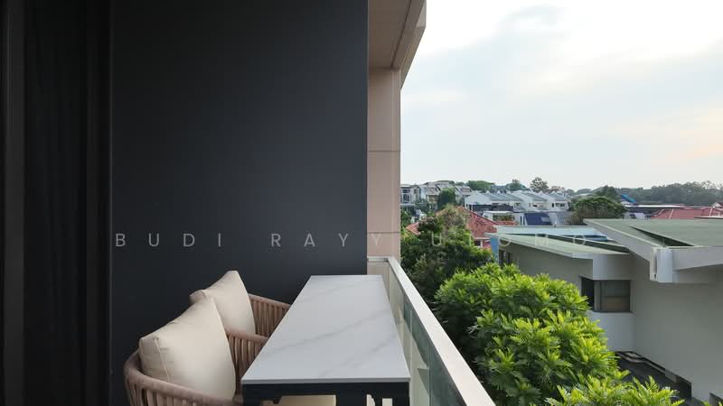 Peak Residence, 333 Thomson Road, 1 Bedroom, 560 sqft, Condominium For Sale, by Budi Rayy Utomo, 500189731 - Balcony - PropertyGuru.com.sg