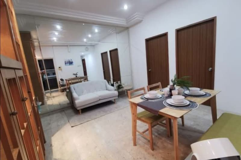 The Anchorage, 370 Alexandra Road, Room Rental, 200 sqft, Condominium For Rent, by Liau Li Jun, 500189735 - Living Room - PropertyGuru.com.sg