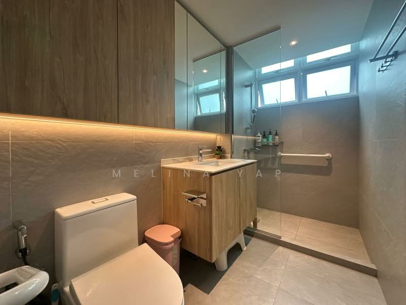 Sherwood Towers, 3 Jalan Anak Bukit, 3 Bedrooms, 1,539 sqft, Apartment For Sale, by Melina Yap, 500189740 - Bathroom - PropertyGuru.com.sg