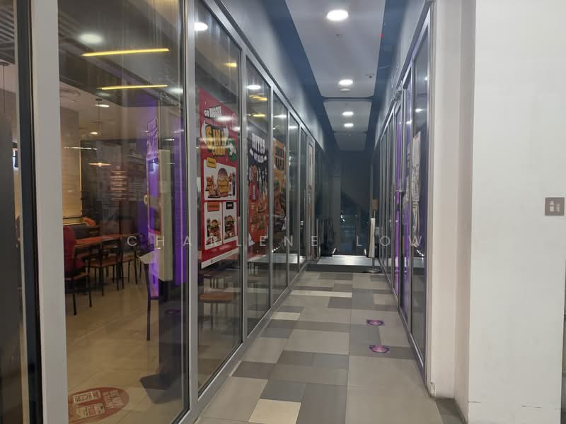 Junction Nine, Yishun Avenue 9, 398 sqft, Mall Shop For Sale, by Charlene Low, 500189742 - Corridor - CommercialGuru.com.sg