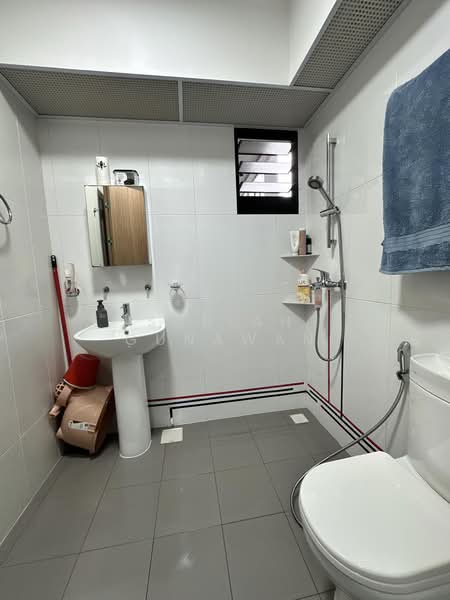 112B Alkaff Crescent, 112B Alkaff Crescent, 3 Bedrooms, 1,001 sqft, HDB Flat For Sale, by Suriah Gunawan, 500189743 - Bathroom - PropertyGuru.com.sg