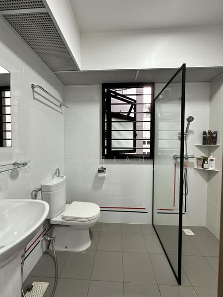 112B Alkaff Crescent, 112B Alkaff Crescent, 3 Bedrooms, 1,001 sqft, HDB Flat For Sale, by Suriah Gunawan, 500189743 - Bathroom - PropertyGuru.com.sg