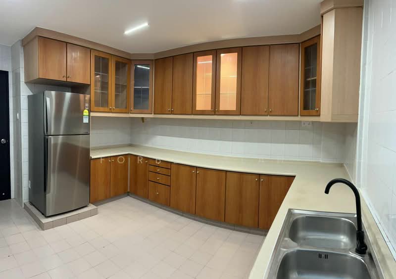 Kilat Court, 17 Lorong Kilat, Room Rental, 300 sqft, Walk-up Apartment For Rent, by Forbes Seah, 500189767 - Kitchen - PropertyGuru.com.sg